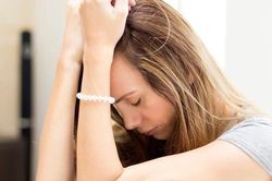 Mẹ chồng hay kể về 'tình cũ' của con trai cho tôi