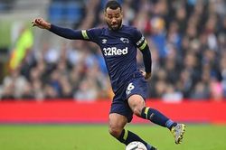 Hậu vệ trái nổi tiếng Ashley Cole giã từ sân cỏ