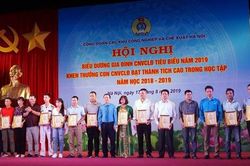 Hà Nội: Biểu dương 78 gia đình CNVC-LĐ tiêu biểu