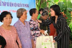 Khám bệnh cho hơn 300 người dân ở huyện Bình Chánh
