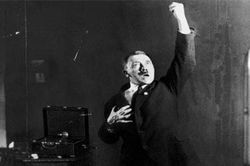 Góc khuất kinh ngạc về con người trùm phát xít Hitler