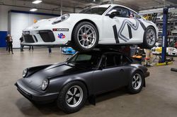 'Ông già' Porsche 911 Carrera độ phong cách đường trường, cõng được cả xe đời mới