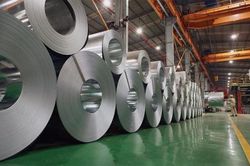 DN thép Việt bán 'của' bù lỗ