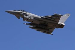 Chiến đấu cơ Anh xuất kích chặn 2 chiếc Su-30 Nga