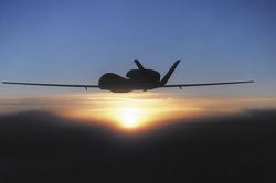 'Bóng ma' RQ-4 Mỹ bất ngờ xuất hiện ngay sau gáy Nga