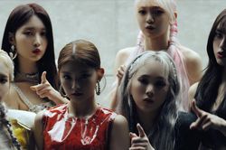MV 'Adios' - Everglow