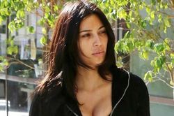 Kim Kardashian và những lần mặt mộc xuống phố 'xấu không nhận ra'