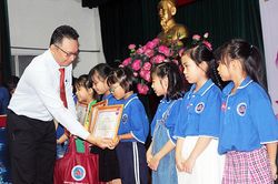 Triển lãm 'Bác Tôn với công nhân'