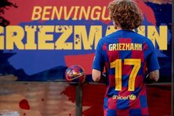 Vì sao Griezmann không thể lấy áo số 7 của Barca từ Coutinho?