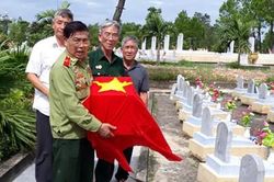 Điểm tựa cho những gia đình liệt sĩ