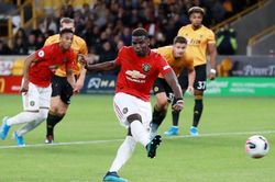 Pogba 'đá bay' chiến thắng, HLV Solskjaer vẫn ủng hộ