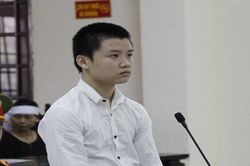 Xét xử vụ đâm người tử vong vì bị nhắc vượt đèn đỏ