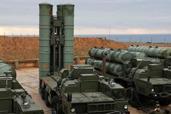Hạm đội Nga diễn tập chống tên lửa với 'rồng lửa' S-400