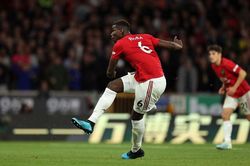 Video Pogba đá hỏng penalty từ góc quay trên khán đài