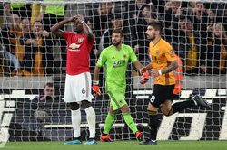 MU bị cầm hòa: Solskjaer phải trừng phạt Pogba