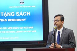 Đại sứ quán Ấn Độ tặng sách cho Thư viện Quốc gia
