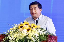 Bộ trưởng Nguyễn Chí Dũng: 'Miền Trung vẫn thiếu liên kết, mạnh ai nấy làm'