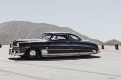 'Cụ ông' Hudson Coupe 1949 được hồi xuân mạnh ngang siêu xe