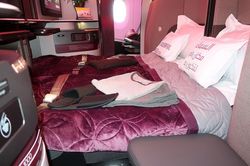 Bên trong máy bay Airbus A350-1000 với quầy buffet, sâm panh