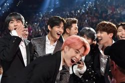 ARMY phấn khởi khi Big Hit tuyên bố làm hẳn phim truyền hình về BTS