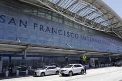 Sân bay quốc tế San Francisco cấm hoàn toàn chai nhựa sử dụng một lần