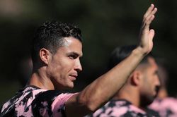Siêu sao Ronaldo bất ngờ nói về khả năng giải nghệ