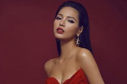 Chuyện tình đứt gánh trước cổng chùa của người đẹp Việt nổi tiếng