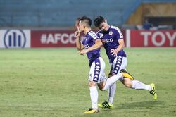 FoxSports so sánh bàn thắng của Quang Hải với siêu phẩm ở Thường Châu