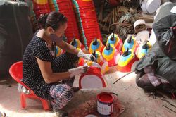Làng nghề đồ chơi truyền thống tất bật mùa Trung thu