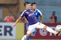 Hà Nội FC trên 'mũi giầy' Quang Hải