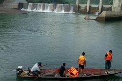 Khởi tố 2 nhân viên nhà máy thủy điện xả nước gây chết người