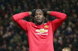 Lukaku phản kích: 'Tôi, Pogba và Sanchez là vật tế thần'.
