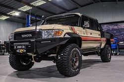 Toyota Land Cruiser độ 'chất lừ' từ tay người Úc