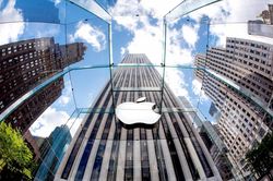 Apple bị giảm giá trị vì iPhone và chậm ứng dụng mạng 5G