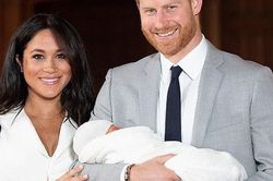 Vú em thứ ba như món quà 'trời cho' với Meghan
