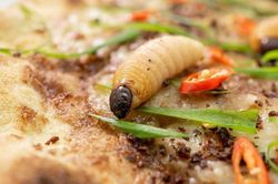 Cơm tấm và 6 món pizza kết hợp lạ lùng tại Việt Nam