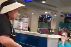 Hà Nội: Nữ công an 'mạt sát' nhân viên hàng không bị đình chỉ công tác 30 ngày