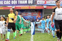 Người quan sát: 'Phủi' lấn át cả 'chuyên'