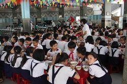 Lận đận xin học cho con