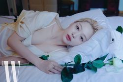 Hot girl nổi loạn xứ Hàn siêu quyến rũ với phong cách Lolita gợi cảm