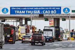 'Thu phí' lại hoàn 'thu phí'