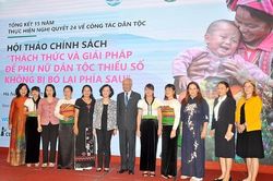 Xóa 'rào cản' chính sách cho phụ nữ DTTS