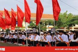 Trường THPT Chu Văn An rộn ràng 'Ngày hội khai trường'