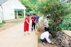 Bó Hiềng - điểm sáng làm đường giao thông nông thôn