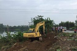 Vĩnh Tường (Vĩnh Phúc): Ra quân xử lý vi phạm hành lang an toàn giao thông