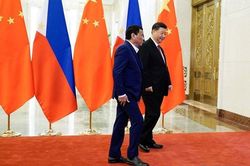 Tổng thống Philippines cắt ngắn chuyến thăm Trung Quốc giữa căng thẳng Biển Đông