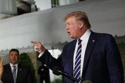 Kinh tế toàn cầu quay cuồng, ông Trump đang làm gì với đòn trả đũa TQ?