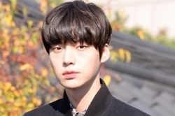 Sự nghiệp người mẫu của Ahn Jae Hyun ra sao trước scandal ly hôn?