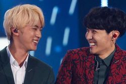Jin BTS tiết lộ lý do J-Hope ăn mặc quá mức nóng bỏng khi xuất hiện ở sân bay gần đây