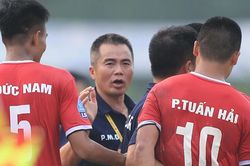 Đội của 'Mourinho Việt Nam' bị 'sao' U23 Việt Nam cản bước vô địch